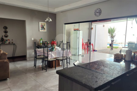 Casa à venda com 3 quartos, sendo 1 suíte,  em Cidade Jardim, Araraquara, SP