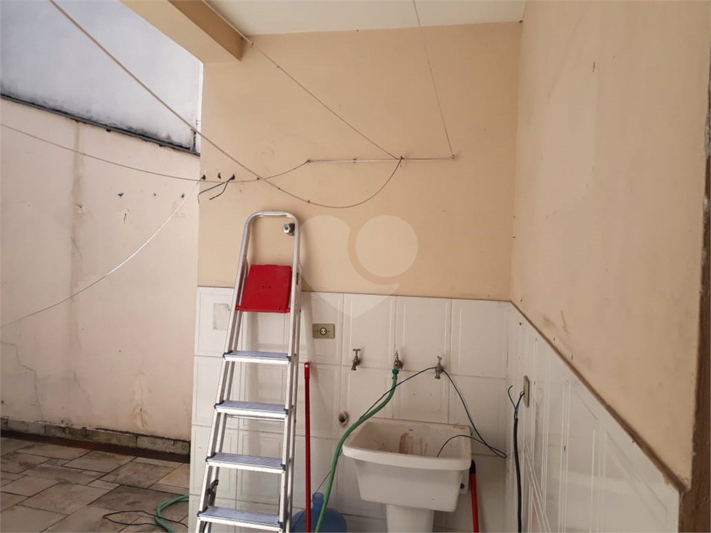 Sobrado à venda com 3 quartos, sendo 1 suíte, em Tremembé, São Paulo, SP