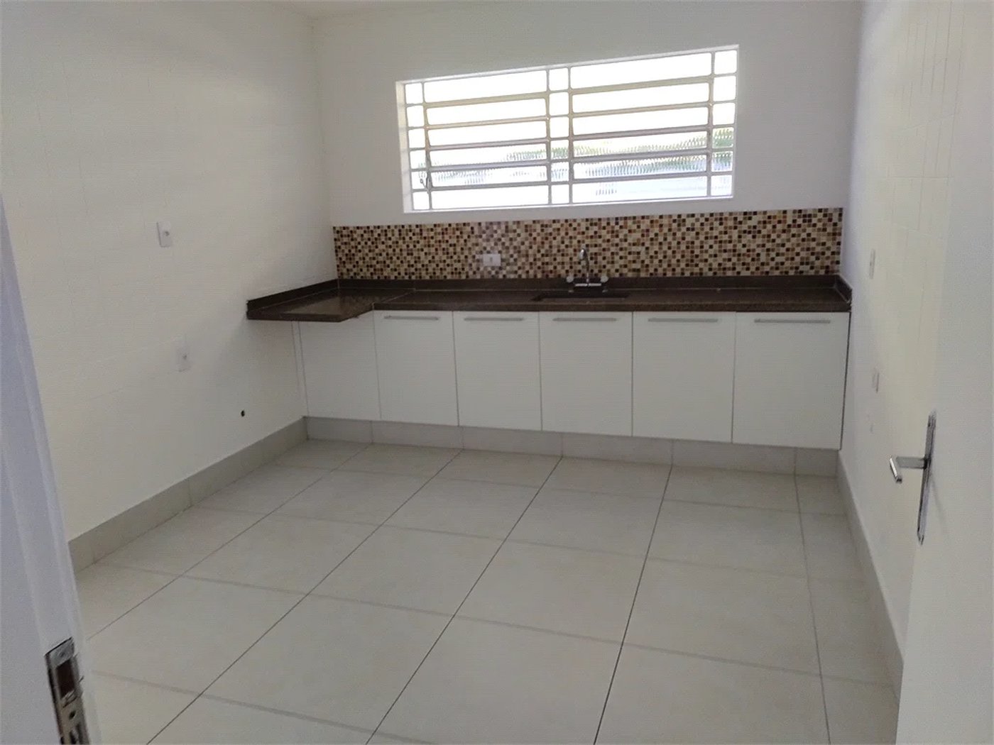 Casa à venda com 3 quartos, sendo 1 suíte, em Vila Cordeiro, São Paulo, SP