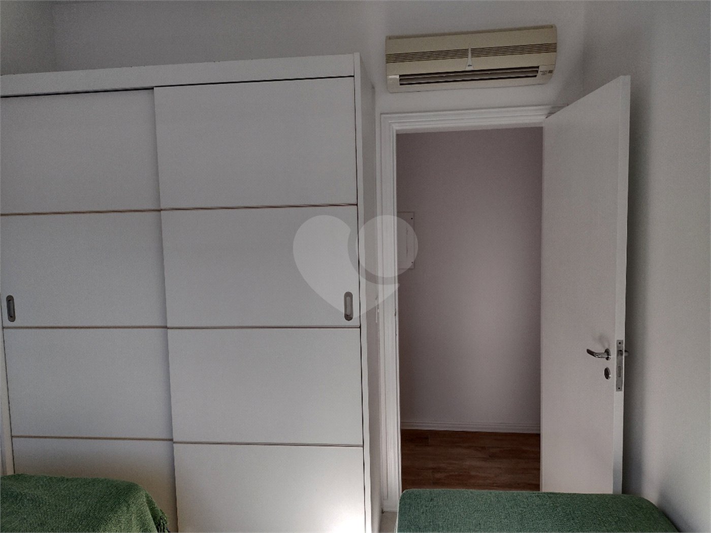 Apartamento à venda com 3 quartos, sendo 1 suíte, em Jurerê, Florianópolis, SC