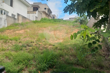 Terreno à Venda no Condomínio Terras de São Francisco em Vinhedo/SP