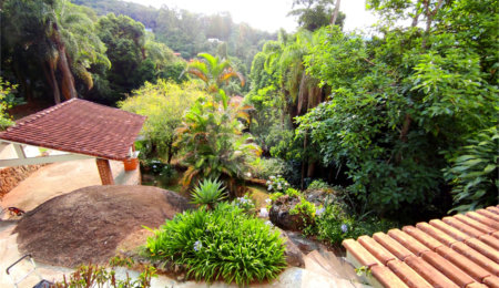 Sobrado à venda com 3 quartos, sendo 1 suíte,  em Serra da Cantareira, Mairiporã, SP