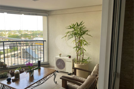 Apartamento à venda com 3 quartos, sendo 2 suítes,  em Campo Belo, São Paulo, SP