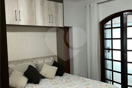 Sobrado à venda com 3 quartos, sendo 1 suíte, em Jardim Fernandes, São Paulo, SP