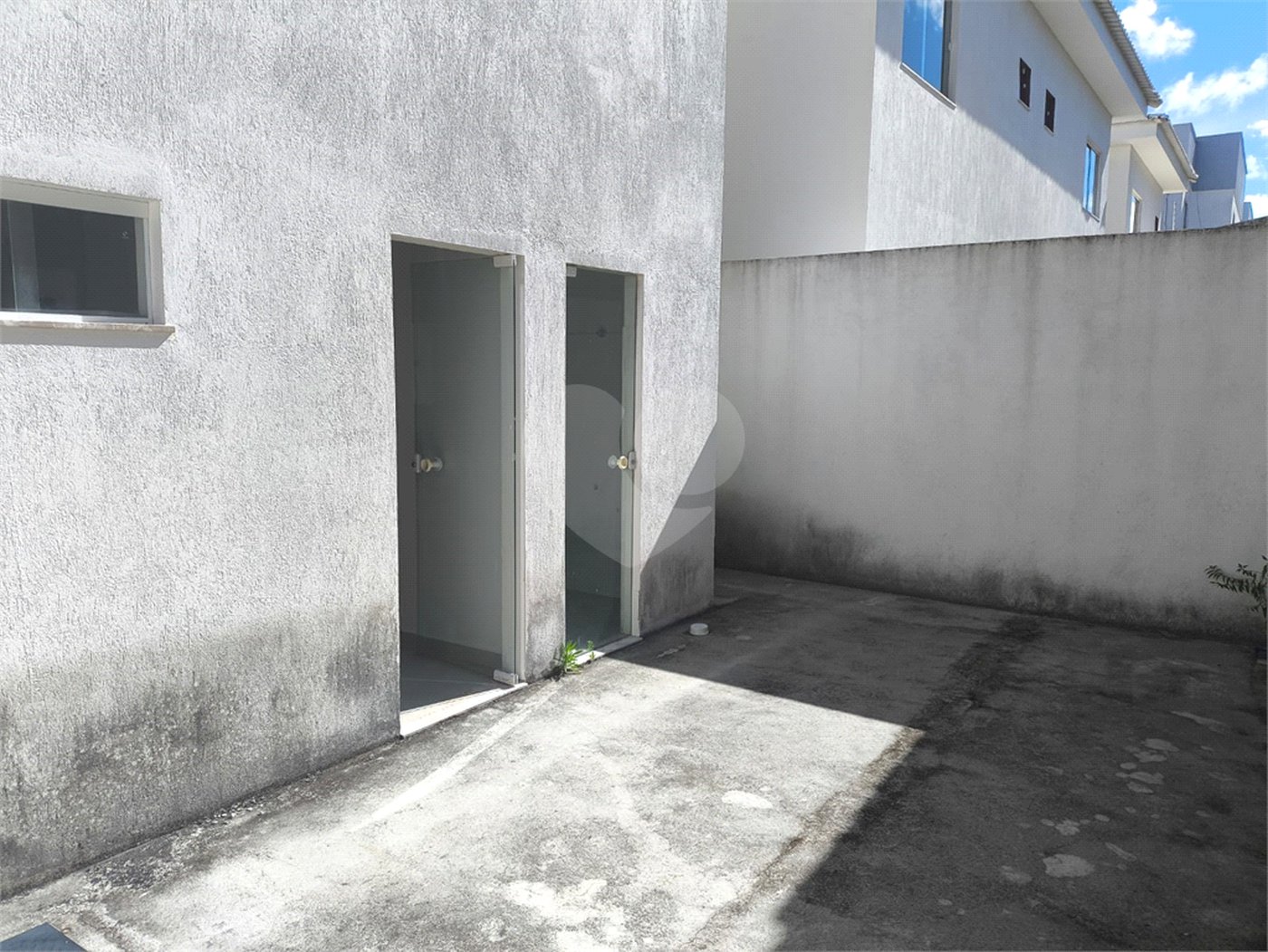 Duplex à venda com 3 quartos, sendo 1 suíte, em Taperapuan, Porto Seguro, BA