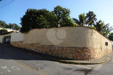 Casa à venda com 5 quartos, sendo 2 suítes,  em Vila Oliveira, Mogi das Cruzes, SP