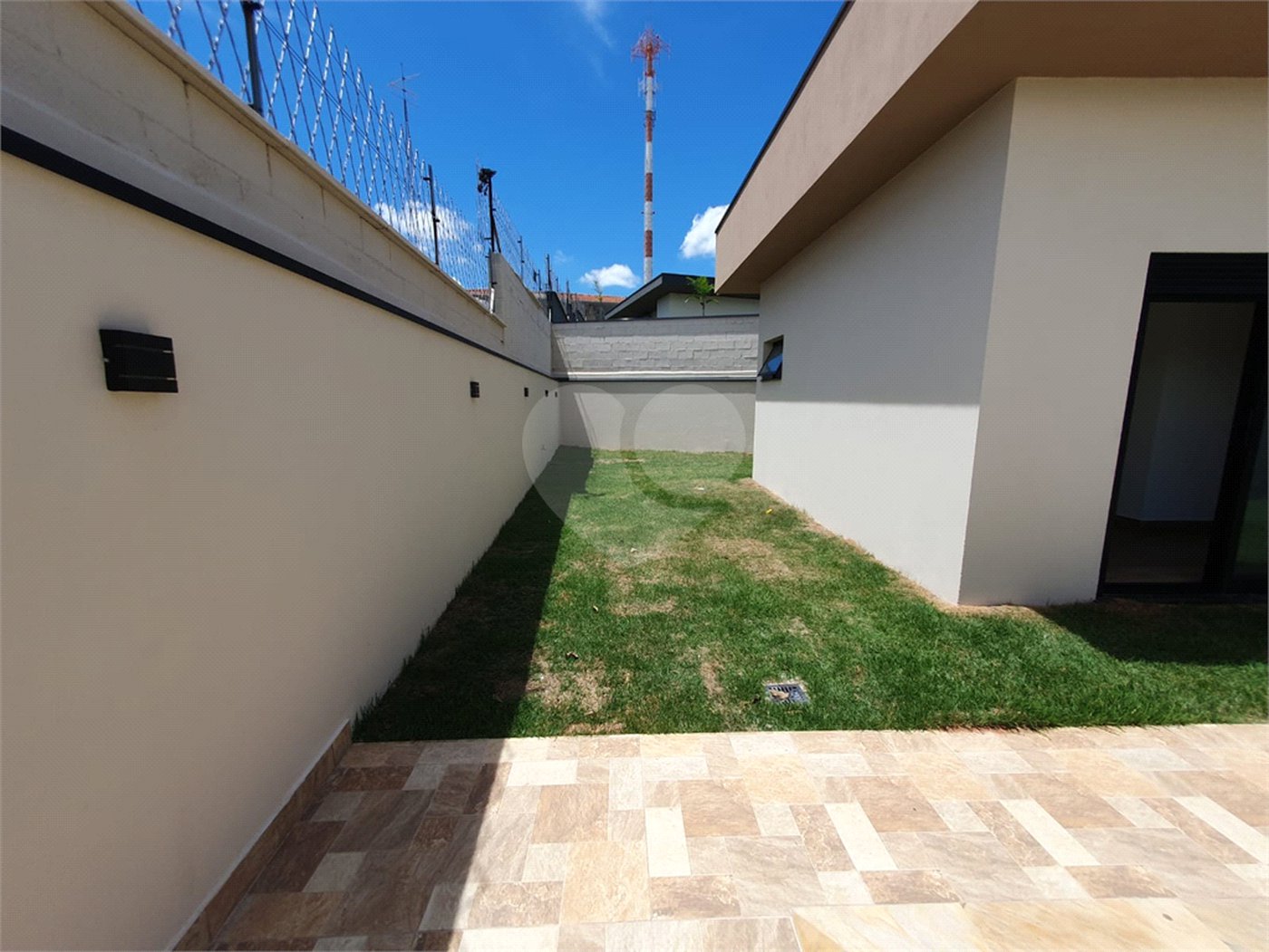 Casa à venda com 3 suítes no condomínio Via Castelli, Louveira - SP