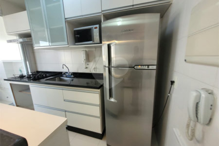 Apartamento para alugar com 2 quartos, sendo 1 suíte, em Vila Anastácio, São Paulo, SP