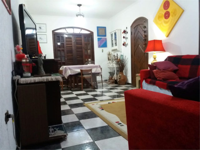 Sobrado à venda com 4 quartos, sendo 1 suíte,  em Tremembé, São Paulo, SP