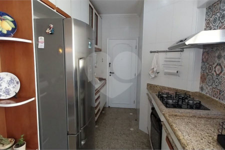 Cobertura à venda com 4 quartos, sendo 2 suítes,  em Vila Embaré, Valinhos, SP