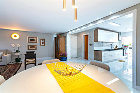 Apartamento à venda com 3 quartos, sendo 1 suíte, em Alto da Boa Vista, São Paulo, SP