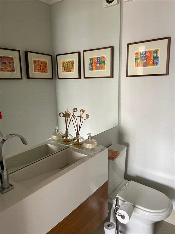 Apartamento à venda com 4 quartos, sendo 2 suítes,  em Vila Andrade, São Paulo, SP