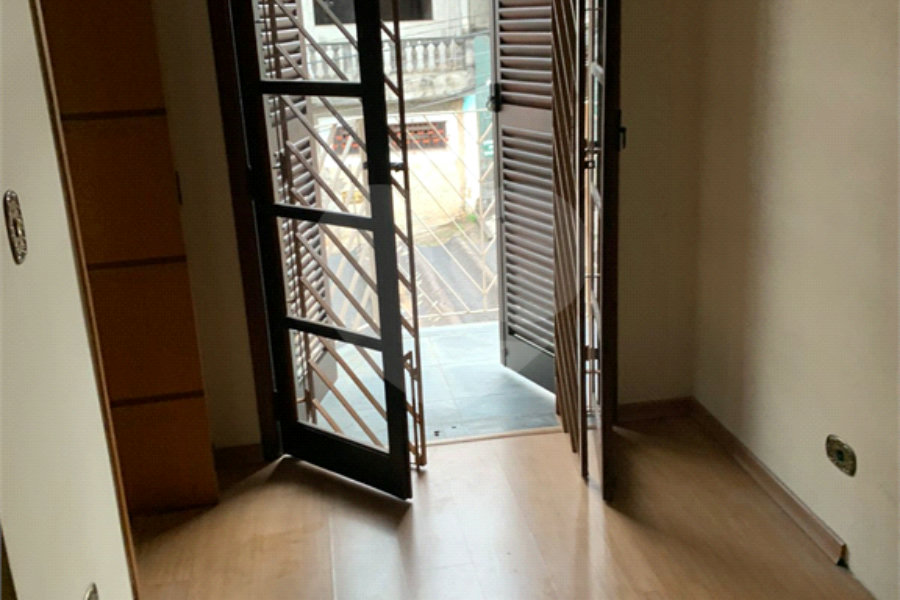 Sobrado à venda com 3 quartos, sendo 1 suíte, em Tremembé, São Paulo, SP