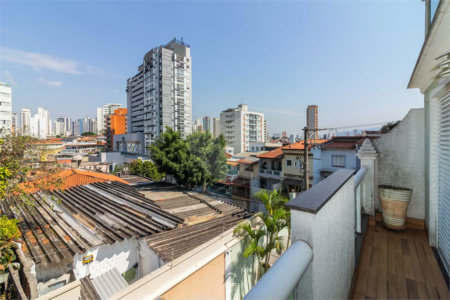 Casa à venda com 3 quartos, sendo 2 suítes,  no condomínio Sagres, São Paulo - SP