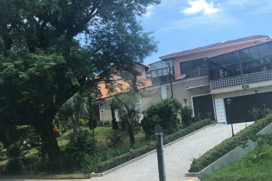 Casa à venda com 5 quartos, sendo 3 suítes, em Alto da Lapa, São Paulo, SP
