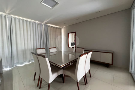 Casa à venda com 3 quartos, sendo 2 suítes, no condomínio Terras de Mont Serrat, Salto - SP