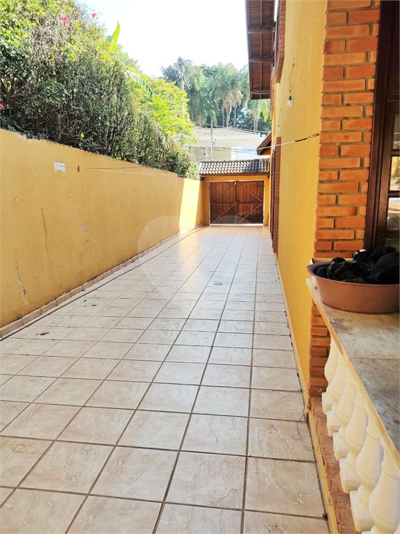 Casa à venda com 5 suítes no condomínio Estância Marambaia, Vinhedo - SP
