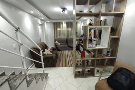 Sobrado à venda com 3 quartos, sendo 1 suíte, em Vila Ema, São Paulo, SP