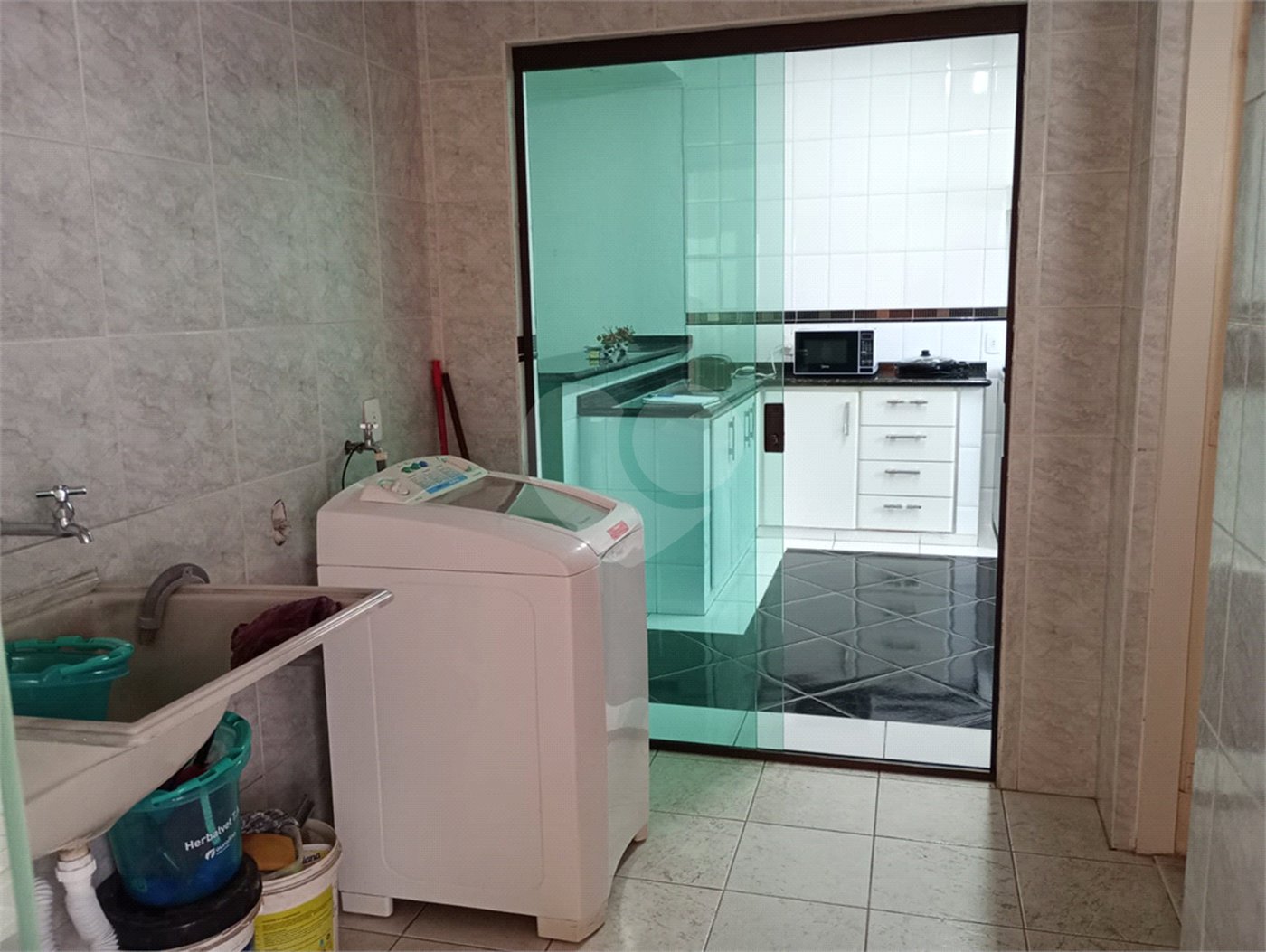Sobrado à venda com 4 quartos, sendo 1 suíte,  em Vila Suissa, Mogi das Cruzes, SP
