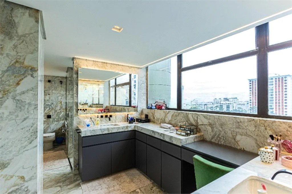 Apartamento à venda com 3 suítes em Vila Suzana, São Paulo, SP