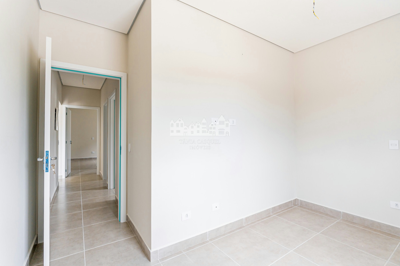 Casa térrea à venda com 3 quartos, sendo 1 suíte, no condomínio Flores da Usina, Atibaia - SP