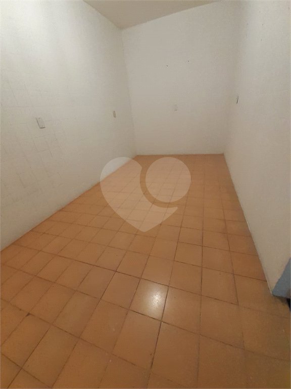 Sobrado à venda com 4 quartos em Vila Correa, Ferraz de Vasconcelos, SP