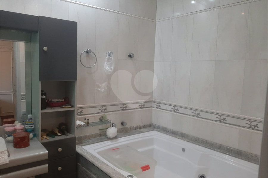 Sobrado à venda com 4 quartos, sendo 2 suítes, em Tremembé, São Paulo, SP