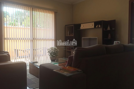Casa à venda com 3 quartos, sendo 1 suíte, no condomínio Serra da Estrela, Atibaia - SP