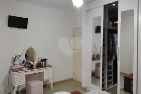 Casa à venda com 4 quartos, sendo 1 suíte,  em Jardim Ermida II, Jundiaí, SP