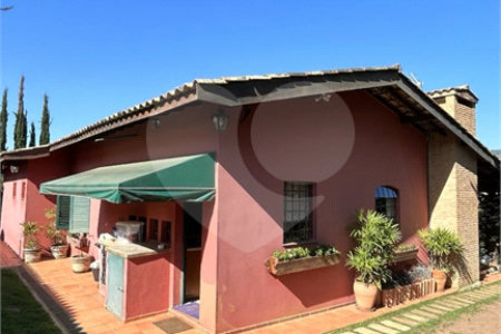 Villagio à venda com 5 quartos, sendo 3 suítes, em Vila Petrópolis, Atibaia, SP