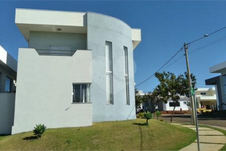Casa à venda com 3 suítes no condomínio Damha III, São Carlos - SP