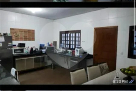 Sobrado à venda com 3 quartos, sendo 1 suíte,  em Jardim Santa Júlia, São José dos Campos, SP
