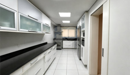 Apartamento à venda com 3 suítes em Campo Belo, São Paulo, SP
