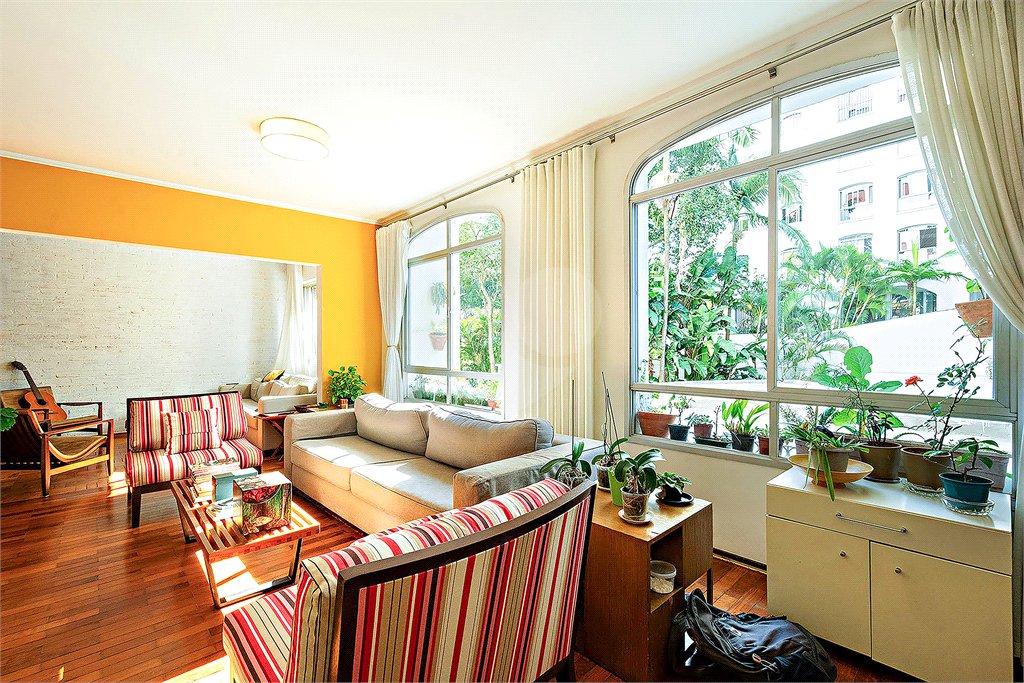 Apartamento à venda com 3 quartos, sendo 1 suíte,  em Jardim Marajoara, São Paulo, SP