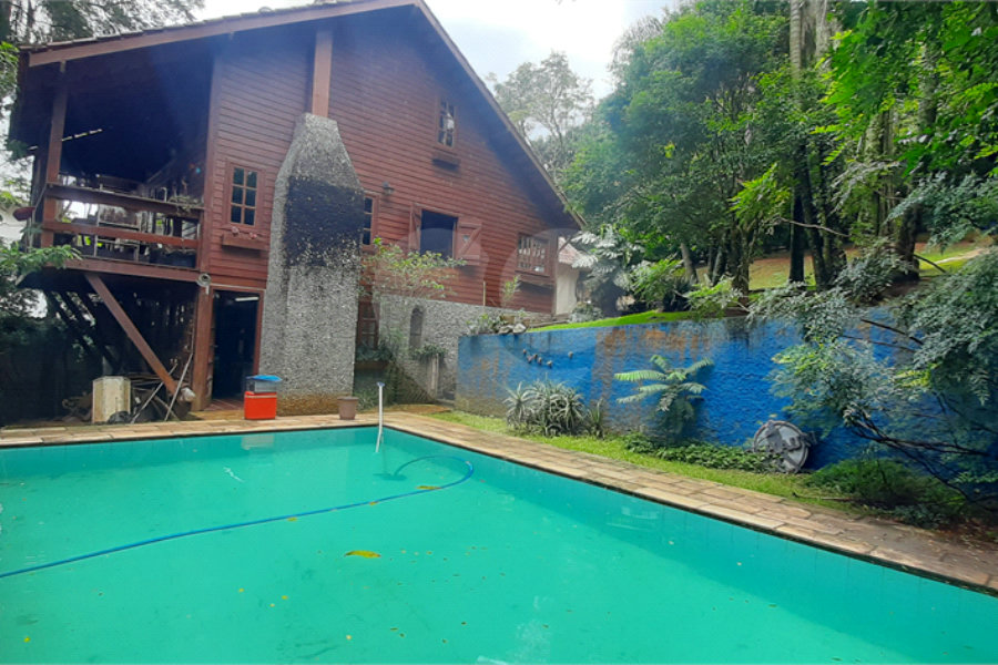 Casa à venda com 4 quartos, sendo 2 suítes, no condomínio Associação Reserva das Hortênsias, Mairiporã - SP