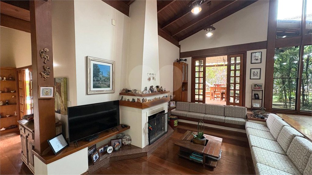 Casa à venda com 4 quartos, sendo 2 suítes,  no condomínio Vivendas do Lago, Sorocaba - SP