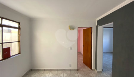 Apartamento para alugar com 2 quartos em Jardim Adriane, Itaquaquecetuba, SP