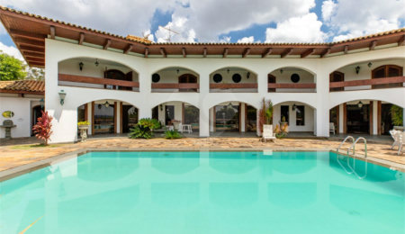 Casa à venda com 4 suítes em Granja Viana, Cotia, SP