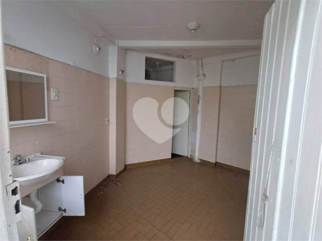 Sobrado à venda ou para alugar com 3 quartos, sendo 1 suíte,  em Tremembé, São Paulo, SP