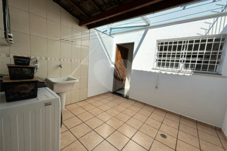 Casa à venda com 3 quartos, sendo 1 suíte, no condomínio Mira Estrela, São Paulo - SP