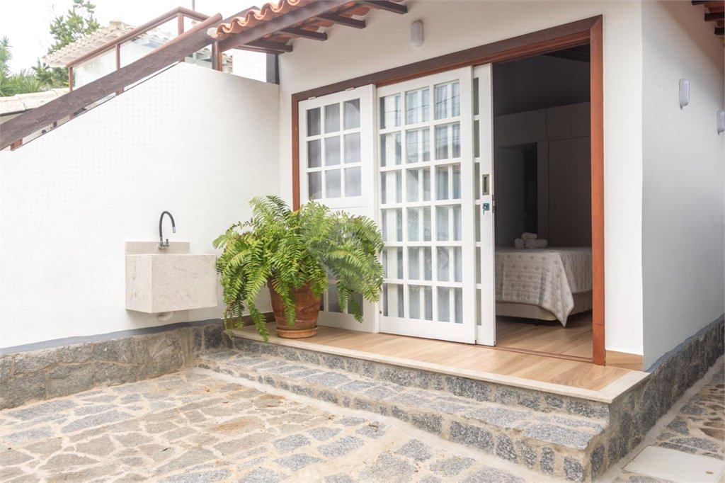 Casa à venda com 5 quartos, sendo 3 suítes, em Geribá, Armação dos Búzios, RJ