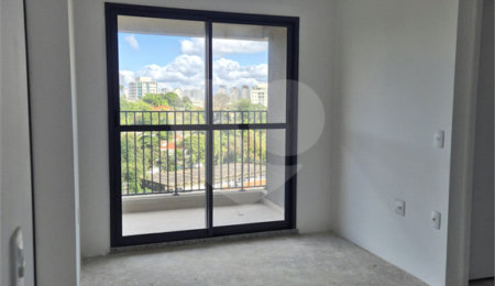 Apartamento à venda com 3 quartos, sendo 1 suíte,  em Vila Anastácio, São Paulo, SP