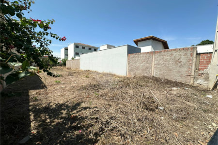 Terreno a venda na Vila Brasília