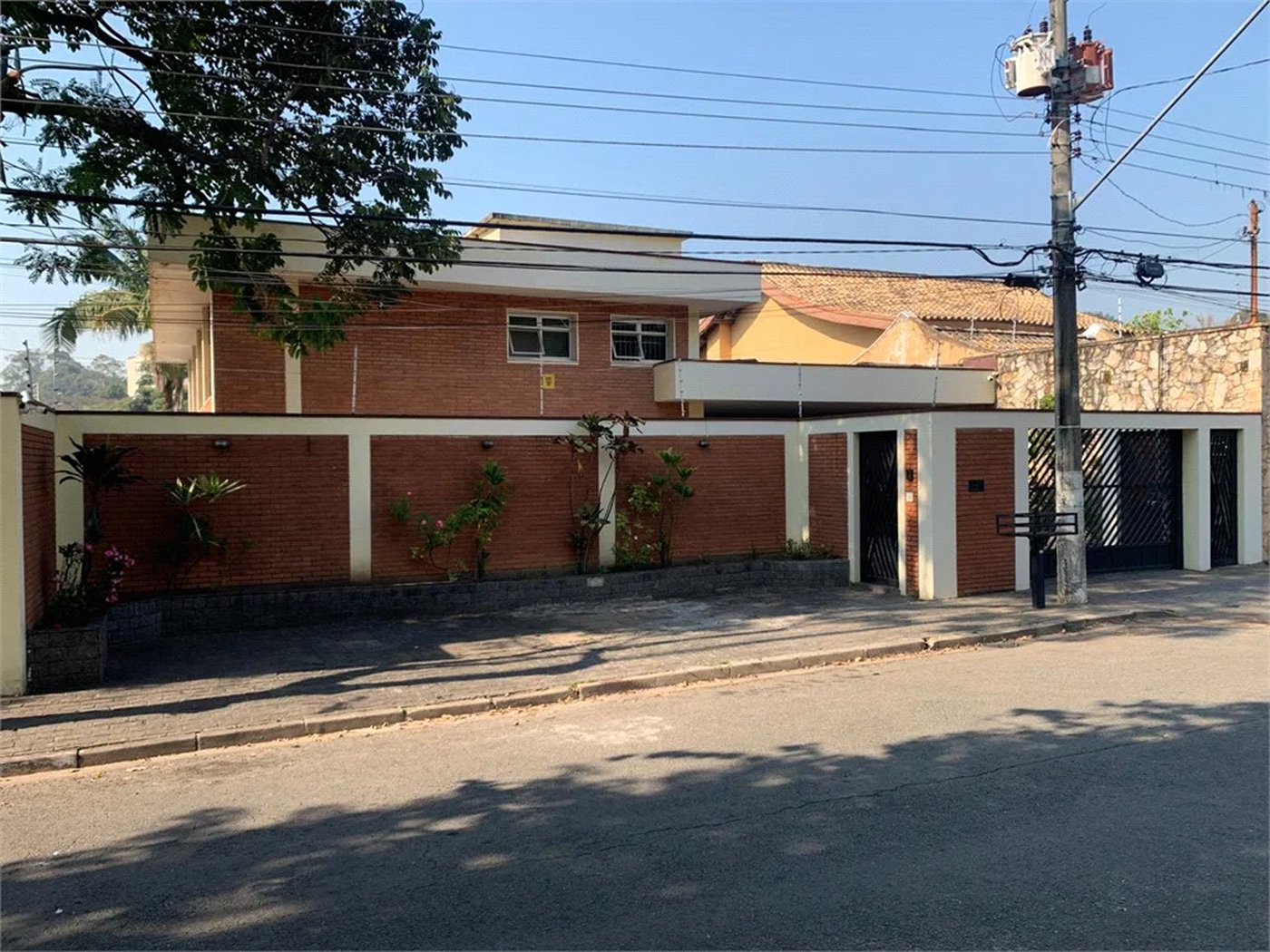Casa à venda com 4 quartos, sendo 2 suítes, em Vila São Francisco, São Paulo, SP