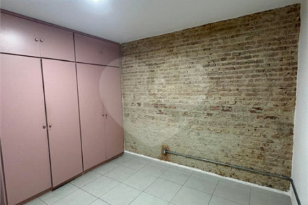 Sobrado à venda com 4 quartos, sendo 1 suíte,  em Vila Sônia, São Paulo, SP
