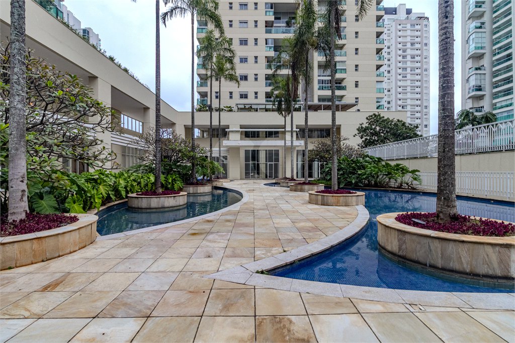 Apartamento à venda com 4 suítes em Campo Belo, São Paulo, SP