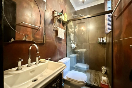 Casa à venda com 7 quartos, sendo 1 suíte, em Cosme Velho, Rio de Janeiro, RJ