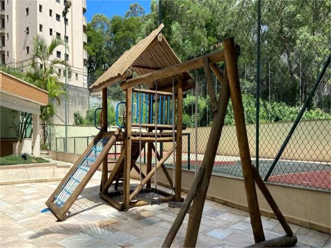 Apartamento à venda com 3 suítes em Vila Suzana, São Paulo, SP