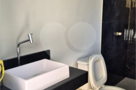 Casa à venda com 3 suítes no condomínio Residencial Villa Di Treviso, Vinhedo - SP