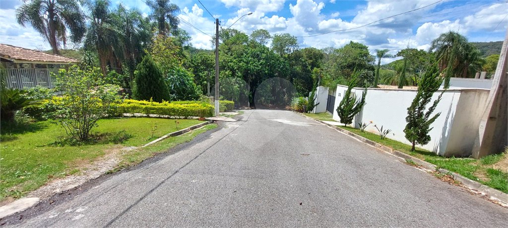 Casa à venda com 3 quartos, sendo 4 suítes, no condomínio Sausalito, Mairiporã - SP
